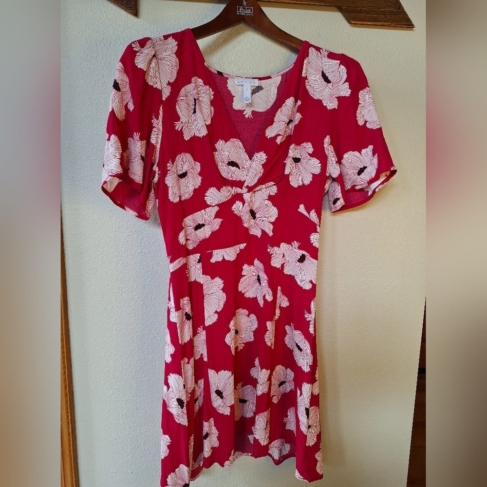 Leith Womens Fushia Floral Swing Dress. Short sleeves. SIZE S